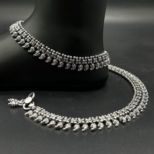 Silver Anklet (925) – Elegant Shine with Modern Craftsmanship